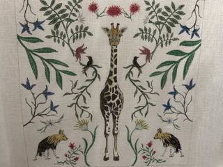 Giraffe with Botanicals by The Collection of Designs (thumbnail)
